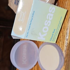 Kosas Cloud Set Powder in Breezy Sheer Light